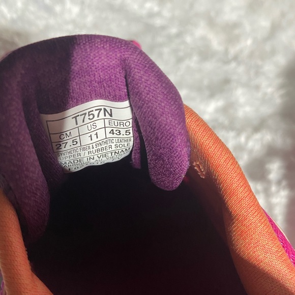 ASICS Running Shoe - Picture 3 of 3